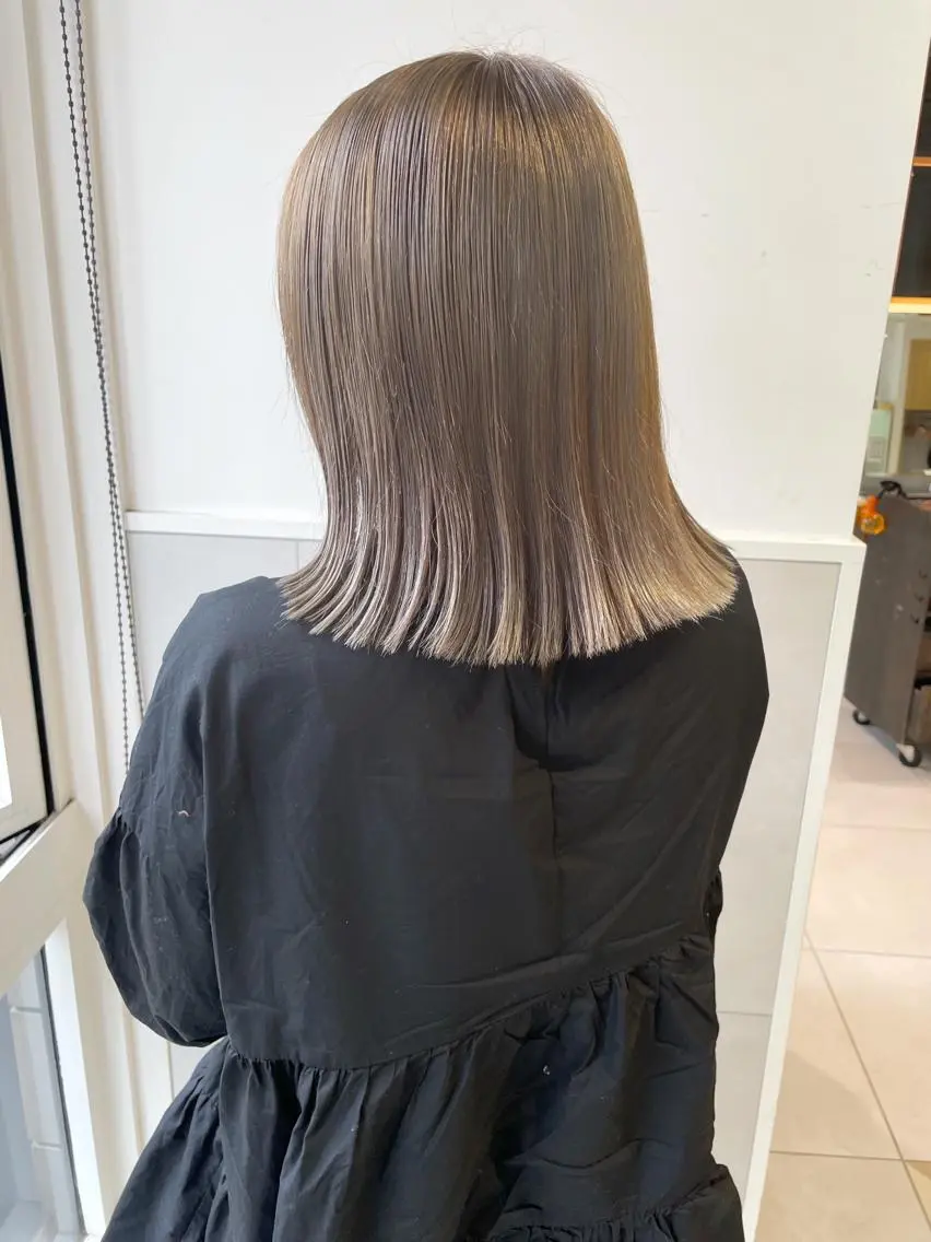 ミディアム カラー ベージュカラー カット ヘアカラー 齋藤 咲のヘアスタイル