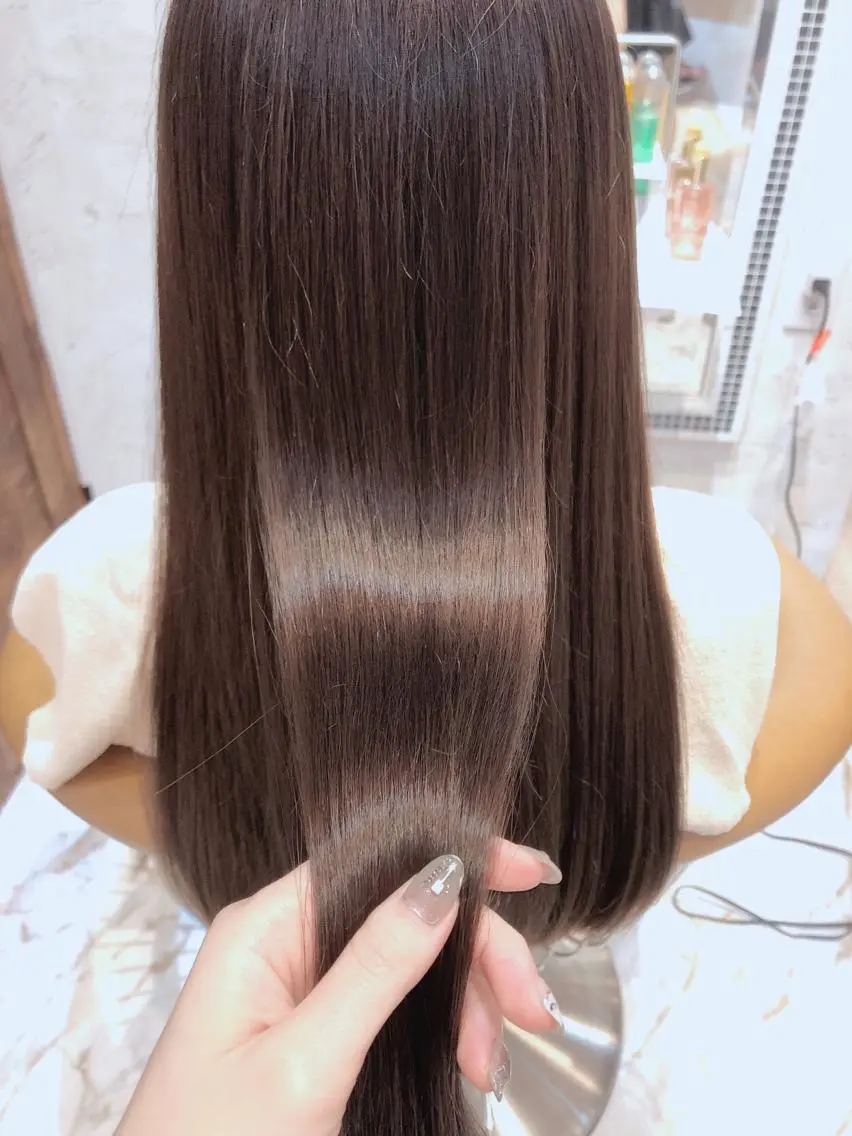 セミロング カット ヘアカラー トリートメント 代表山口ひな 髪質改善のプロのヘアスタイル