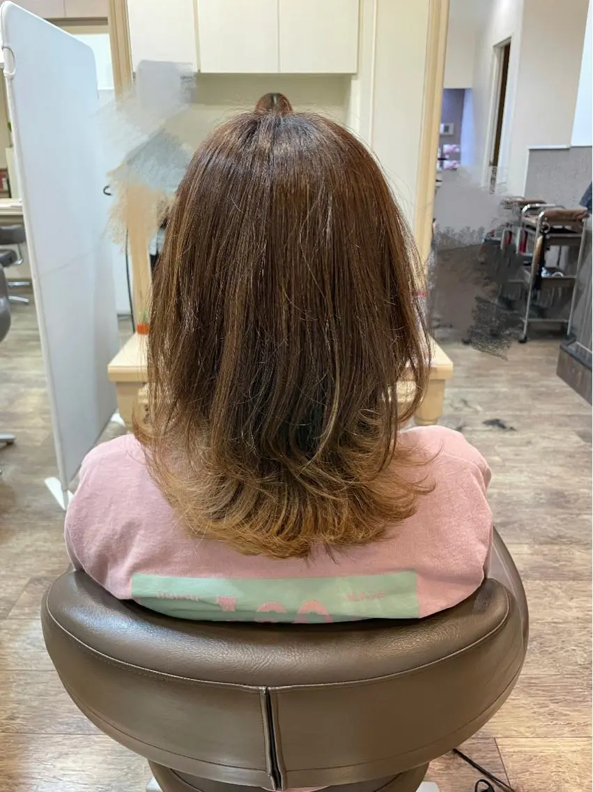 セミロング レイヤーカット ローレイヤー 町田 あみのヘアスタイル