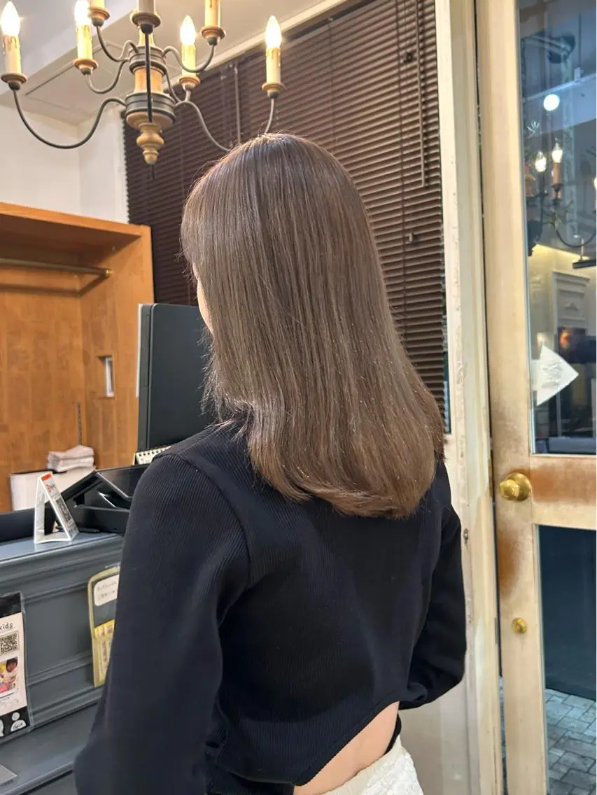 カラー ベージュカラー lomalia moekaのヘアスタイル