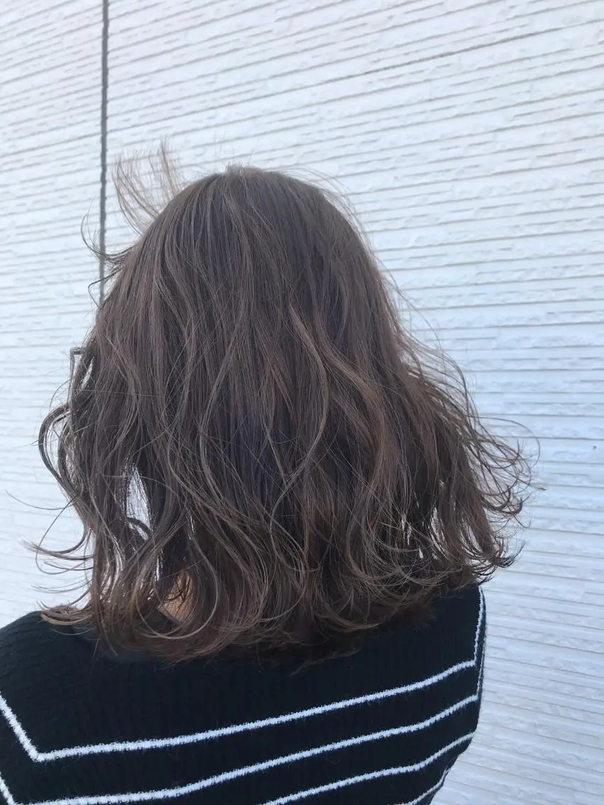 カラー 茂木 絵梨子のヘアスタイル