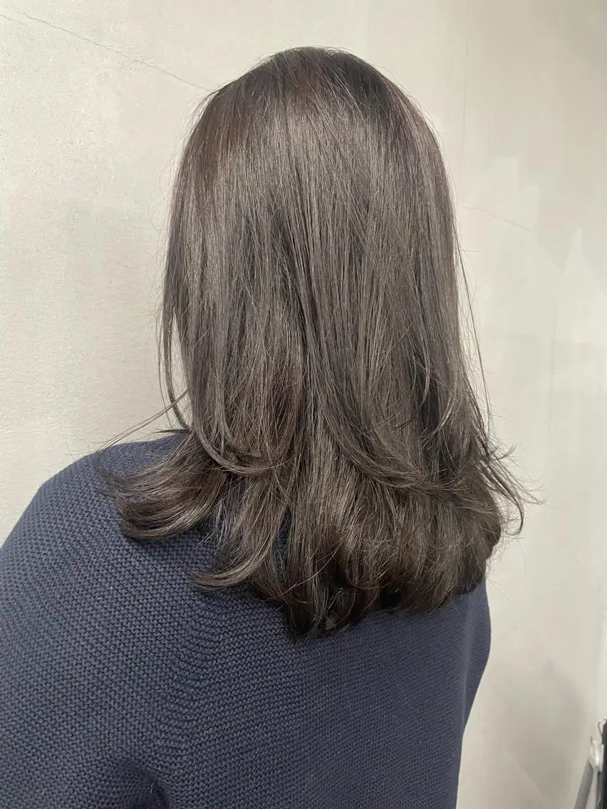 セミロング カラー 透明感カラー グレージュ #tag  田島 純奈のヘアスタイル