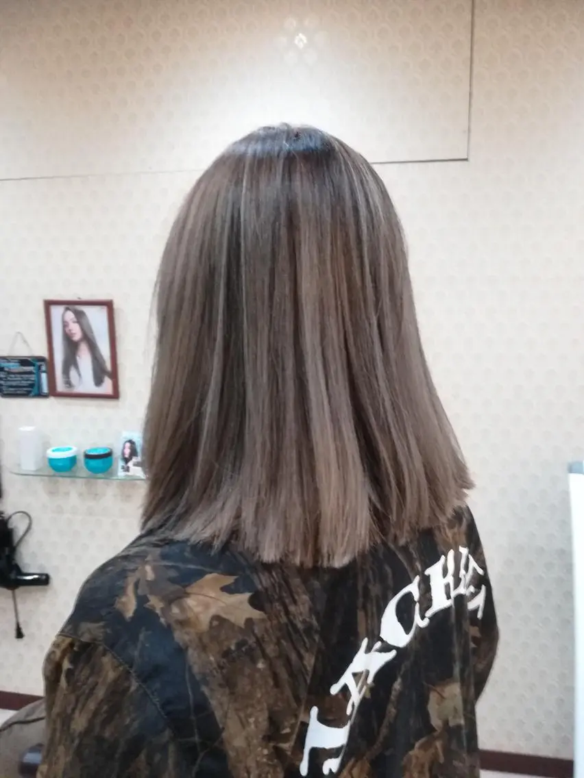 ミディアム カラー アッシュ ベージュカラー ハイライトカラー ハイライト sato shoheiのヘアスタイル