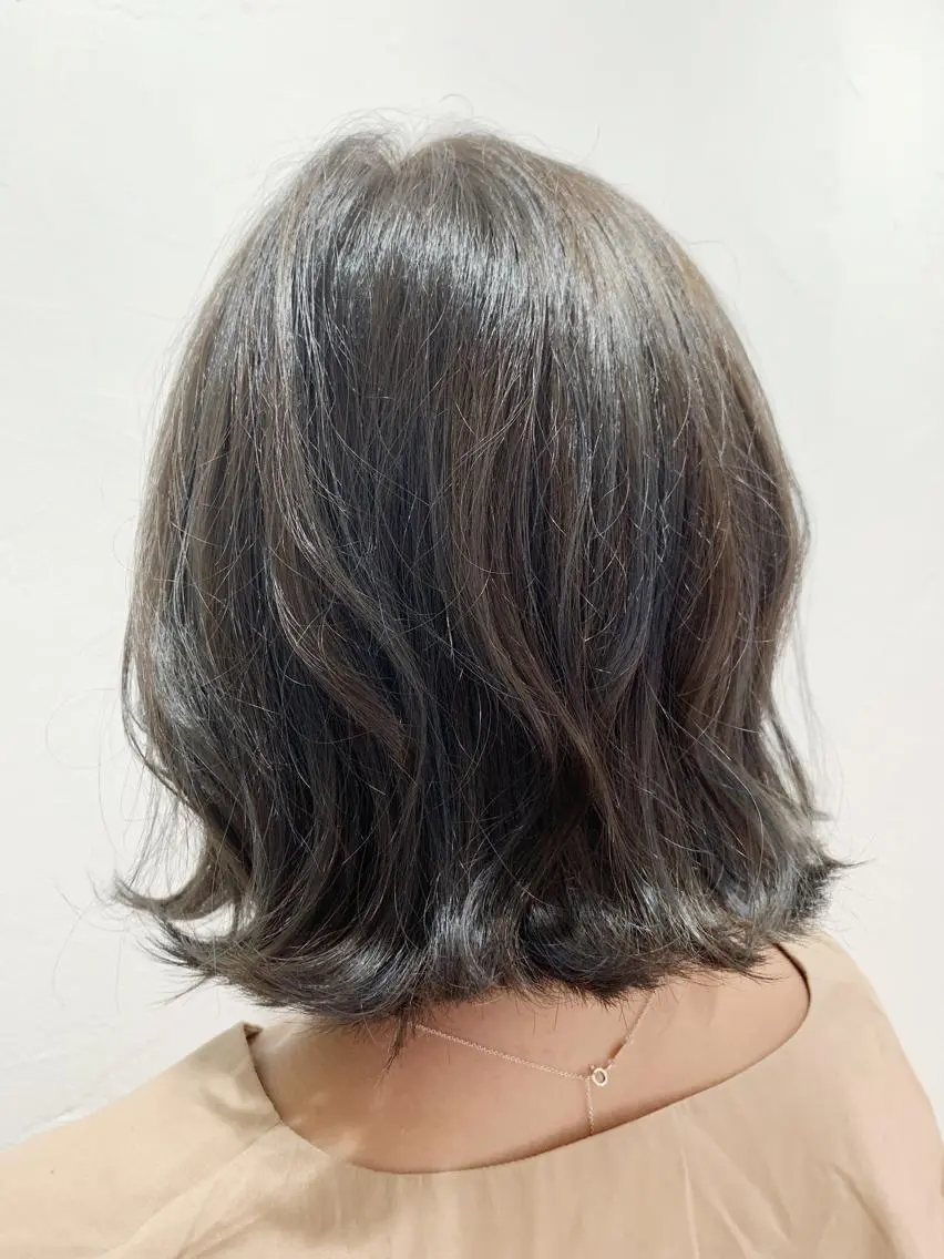 ミディアム カラー アディクシーカラー ハイライトカラー ハイライト 外ハネヘア 蛯名 ユウジのヘアスタイル