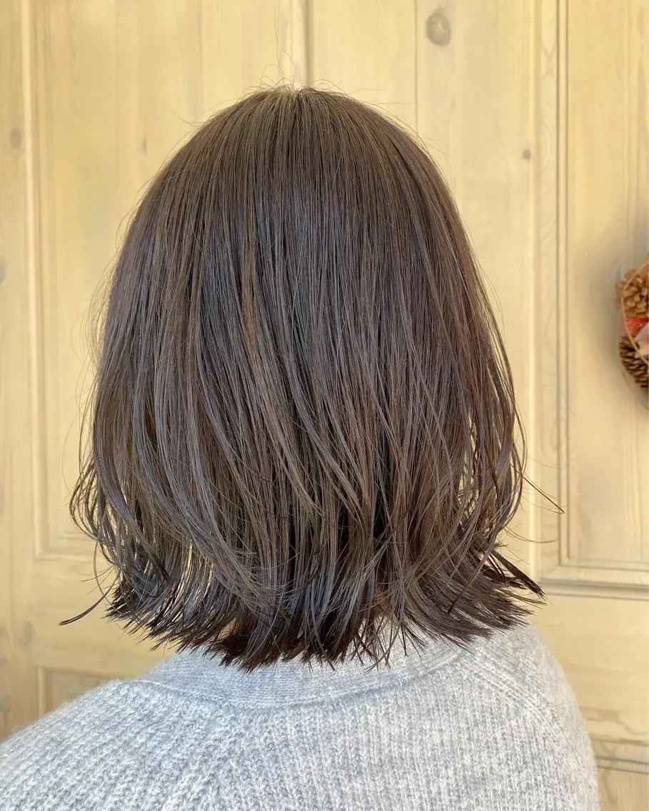 ミディアム カラー アッシュ ベージュカラー カット ヘアカラー レイヤーカット/ 根本瑠実のヘアスタイル