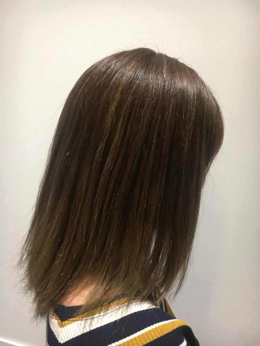 セミロング カラー グラデーションカラー ハイライトカラー ハイライト 江原 彩華のヘアスタイル