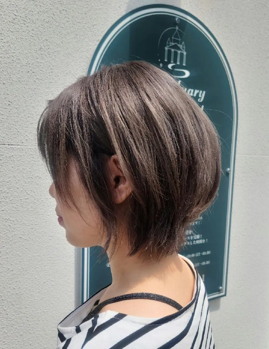 ショート カラー ブリーチ 赤松 摩美のヘアスタイル