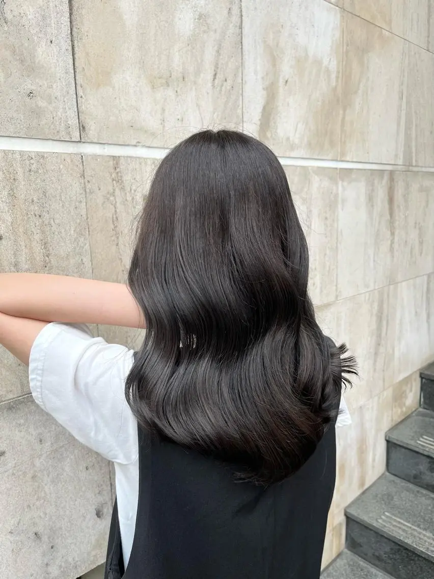 ミディアム カラー ブリーチ ケアブリーチ ダブルカラー グラデーションカラー ハイライトカラー カット ヘアカラー トリートメント ブリーチなし✨艶髪 カラー𓃲YAGIのヘアスタイル