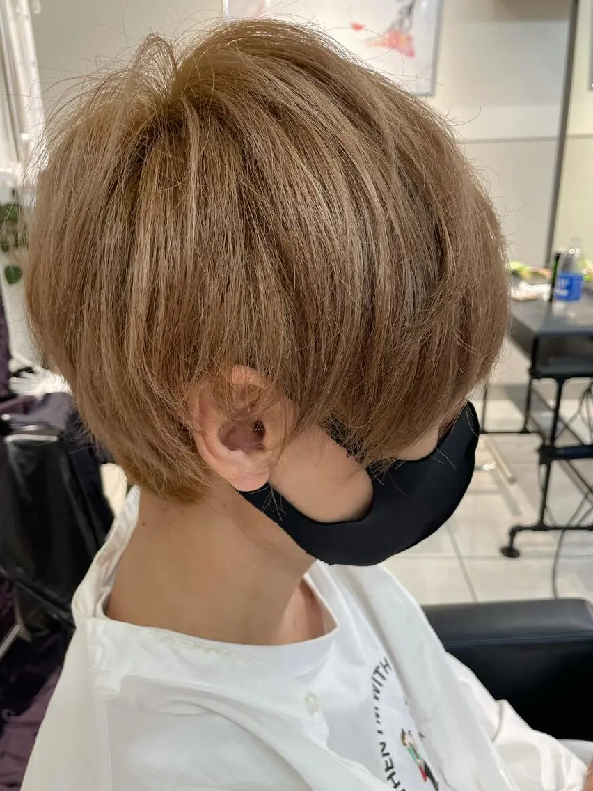 ショート カラー メンズ メンズブリーチ ベージュカラー ブリーチ パーマウルフショート 濱田匠のヘアスタイル
