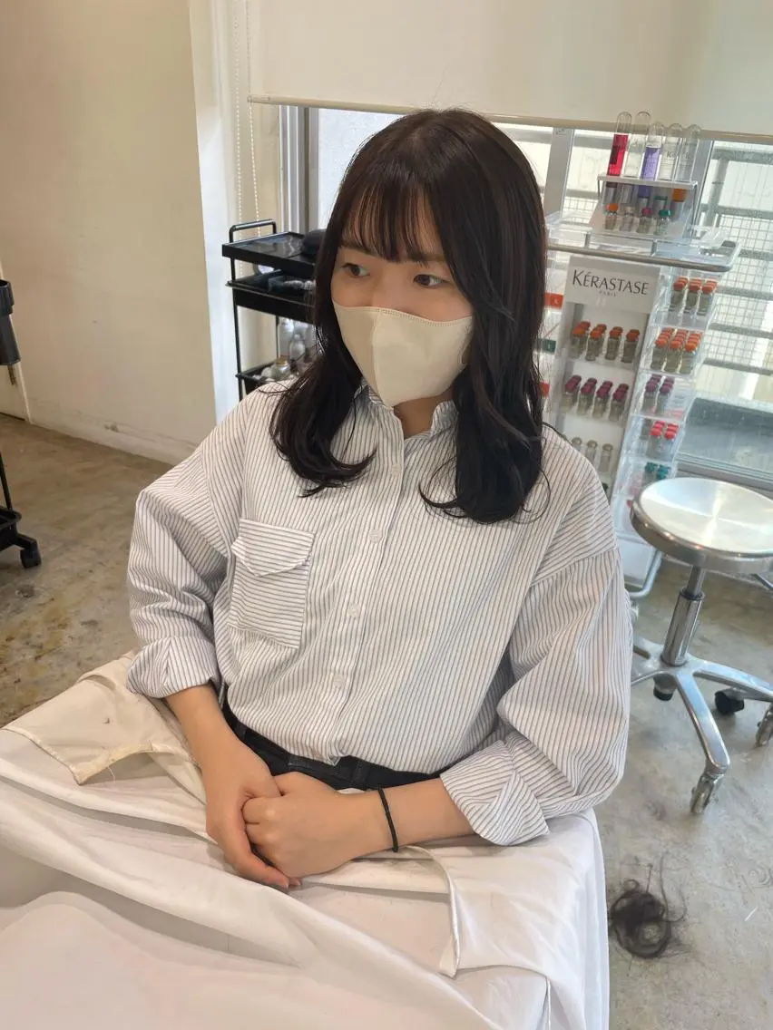 ミディアム カラー ブラウンカラー ダークブラウン カット ヘアカラー トリートメント MIOベージュカラー 柔らかいカラーのヘアスタイル
