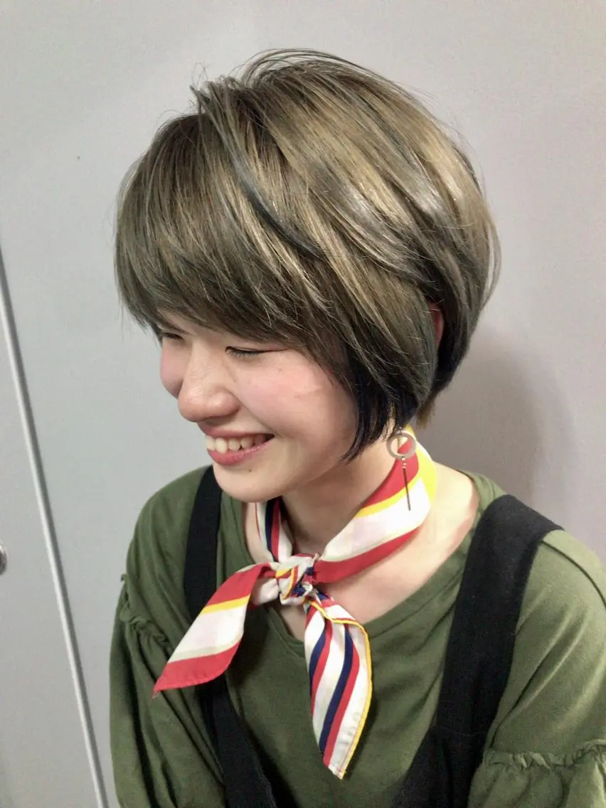 ショート カラー ヘアカラー レイヤーカット匠 イソザキノリユキのヘアスタイル
