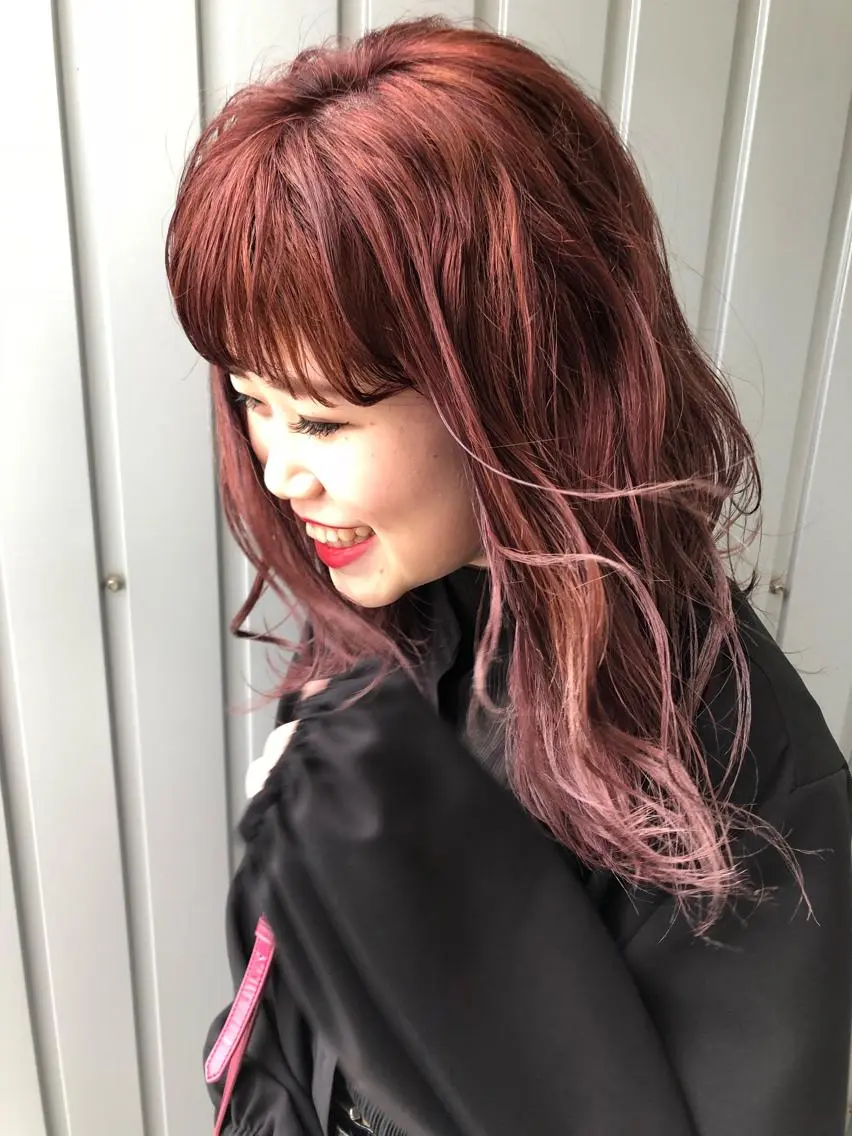 セミロング カラー ヘアアレンジ アッシュ ブリーチ ラベンダーカラー ラベンダーアッシュ ピンクカラー 村本 千優のヘアスタイル