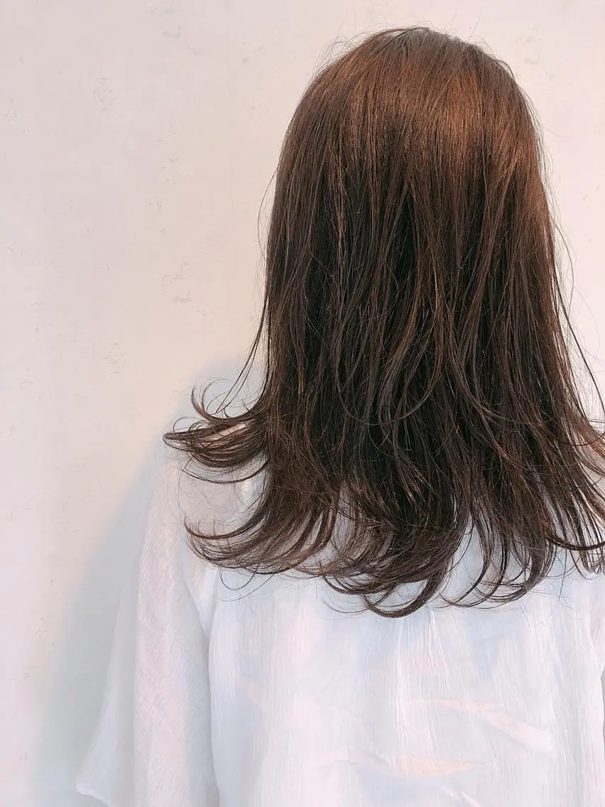 セミロング カラー 伊藤 さやかのヘアスタイル