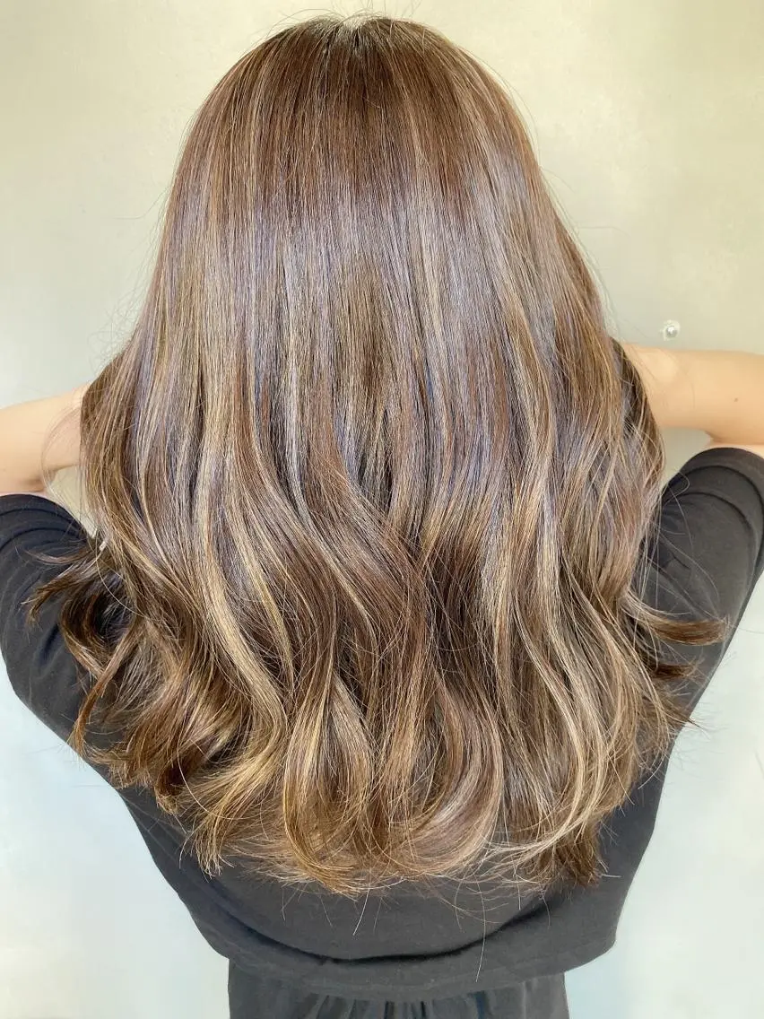 セミロング カラー バレイヤージュ 透明感カラー グラデーションカラー ハイライトカラー ハイライト ヘアカラー トリートメント 🧡ショートの達人 🧡SHOのヘアスタイル