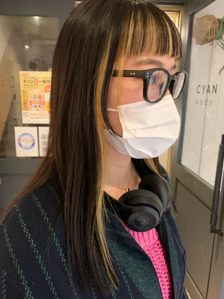 ロング カラー パーマ ヘアアレンジ メンズ キッズ ネイル マツエク・マツパ 顔まわりレイヤー レイヤーカット ロング オン眉 ロングネイル ウルフレイヤーカット /チヒロのヘアスタイル