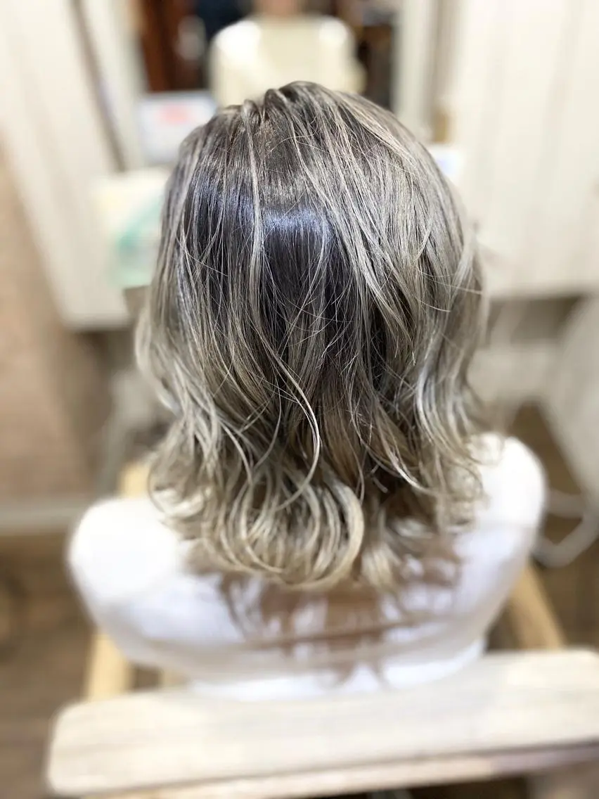 ショート カラー パーマ ヘアアレンジ アッシュ バレイヤージュ ベージュカラー ブリーチ 透明感カラー ヘアカラー トリートメント 👑指名率No.1 👑坂口飛翔のヘアスタイル