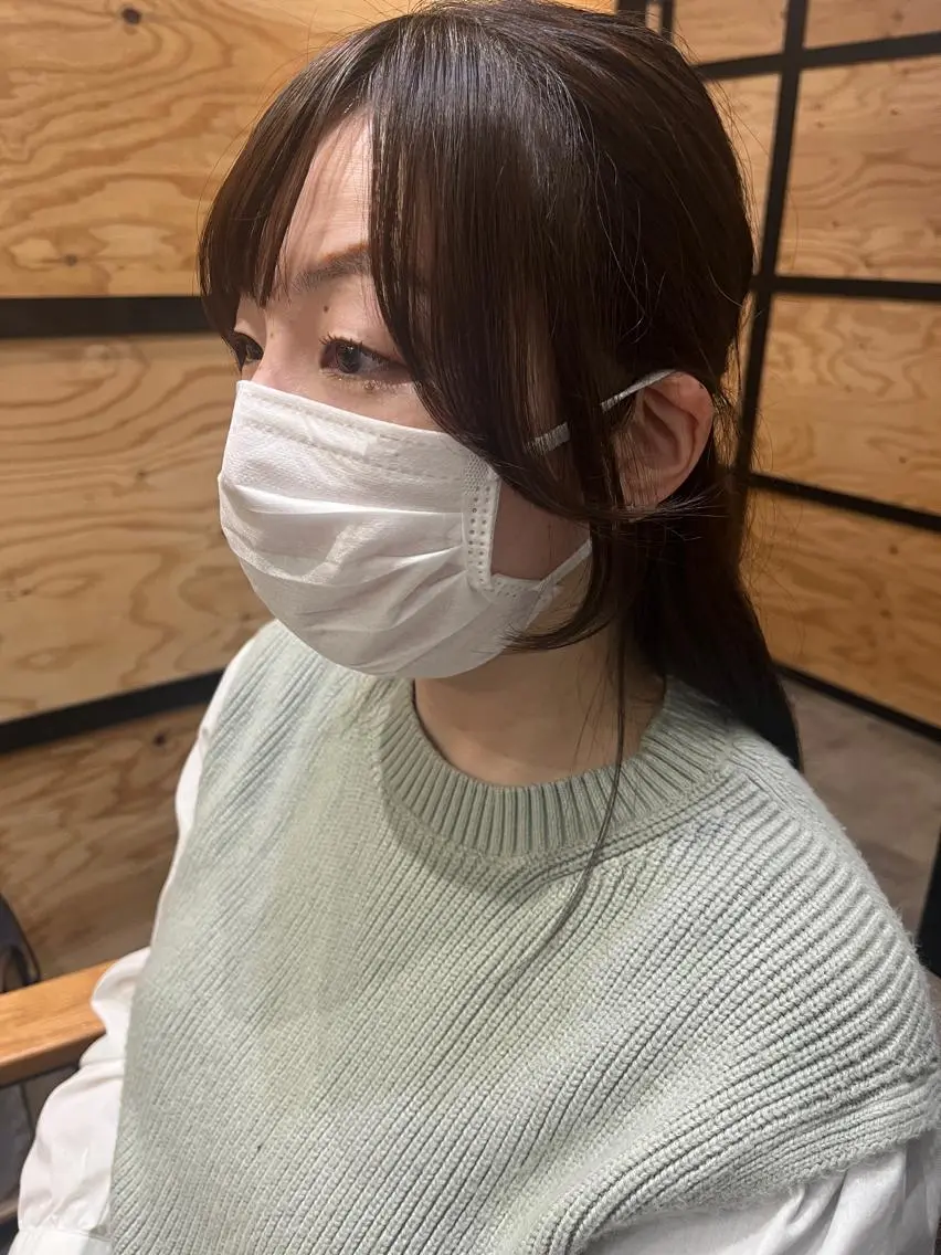 セミロング カラー パーマ ヘアアレンジ メンズ キッズ ネイル マツエク・マツパ アイブロウ メンズハイライト メンズパーマ セミロングパーマ ブラウンカラー ケアカラー 久木原 ゆりのヘアスタイル