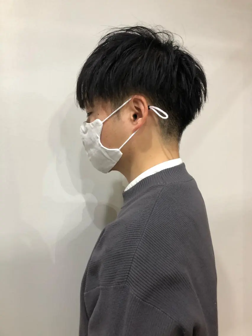メンズ white.梅田 デザインカラー🦄のヘアスタイル