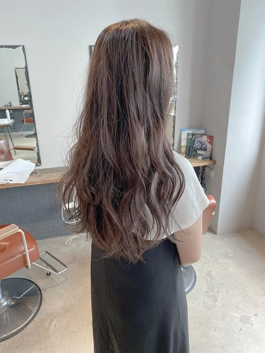 ロング カラー 透明感カラー loty shionのヘアスタイル