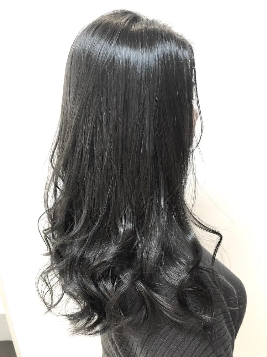 セミロング カラー OFF YUYAのヘアスタイル