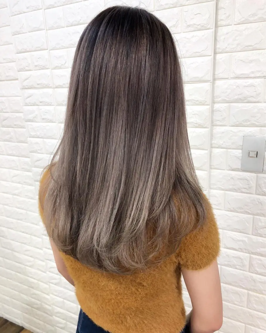 セミロング カラー ブリーチ ヘアカラー トリートメント famille ファミーユのヘアスタイル