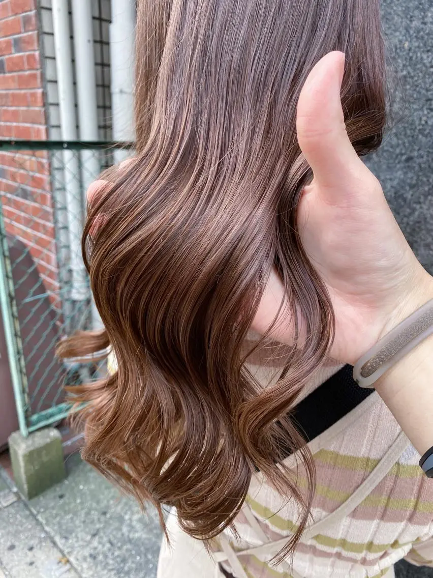 セミロング カラー 岩崎 昭憲のヘアスタイル