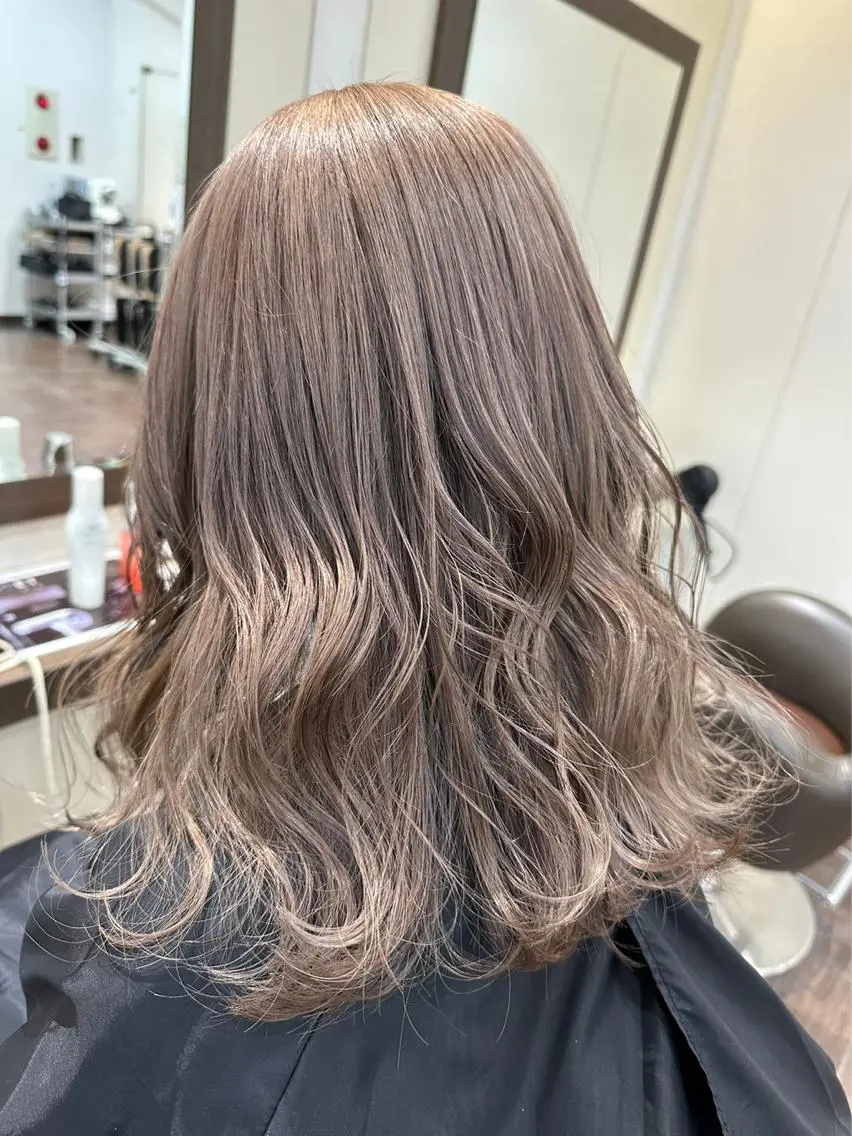 セミロング カラー ブリーチ ケアブリーチ 透明感カラー デザインカラー ダブルカラー まつげ/ヘア AYAKA🌙のマツエク・マツパデザイン