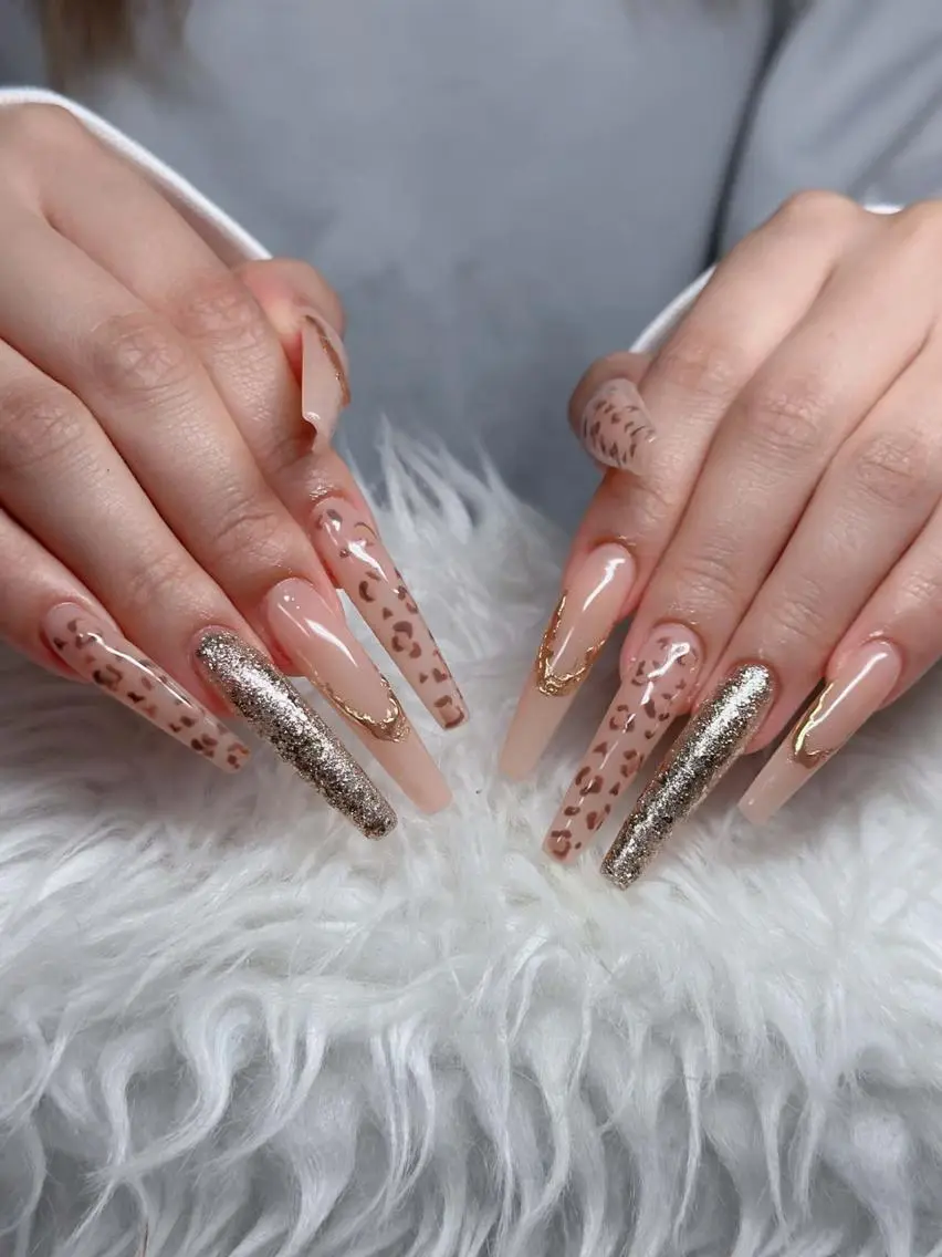 ネイル オーロラネイル フレンチネイル ジェルネイル ハロウィン キラキラネイル ハンドネイル H.baby Nail Salonのネイルデザイン