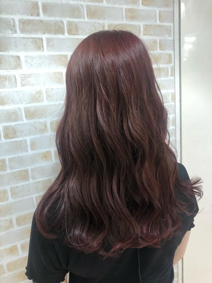 ロング ピンクブラウン 村上 祐香のヘアスタイル