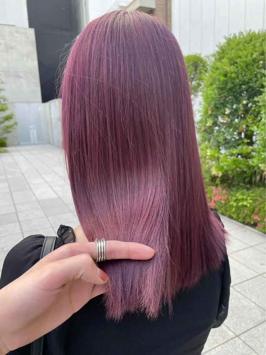 セミロング カラー ヘアアレンジ アッシュ アッシュグレー アッシュグレージュ バレイヤージュ ミストバング Bob&ハイトーン 専門家CHIHIROのヘアスタイル