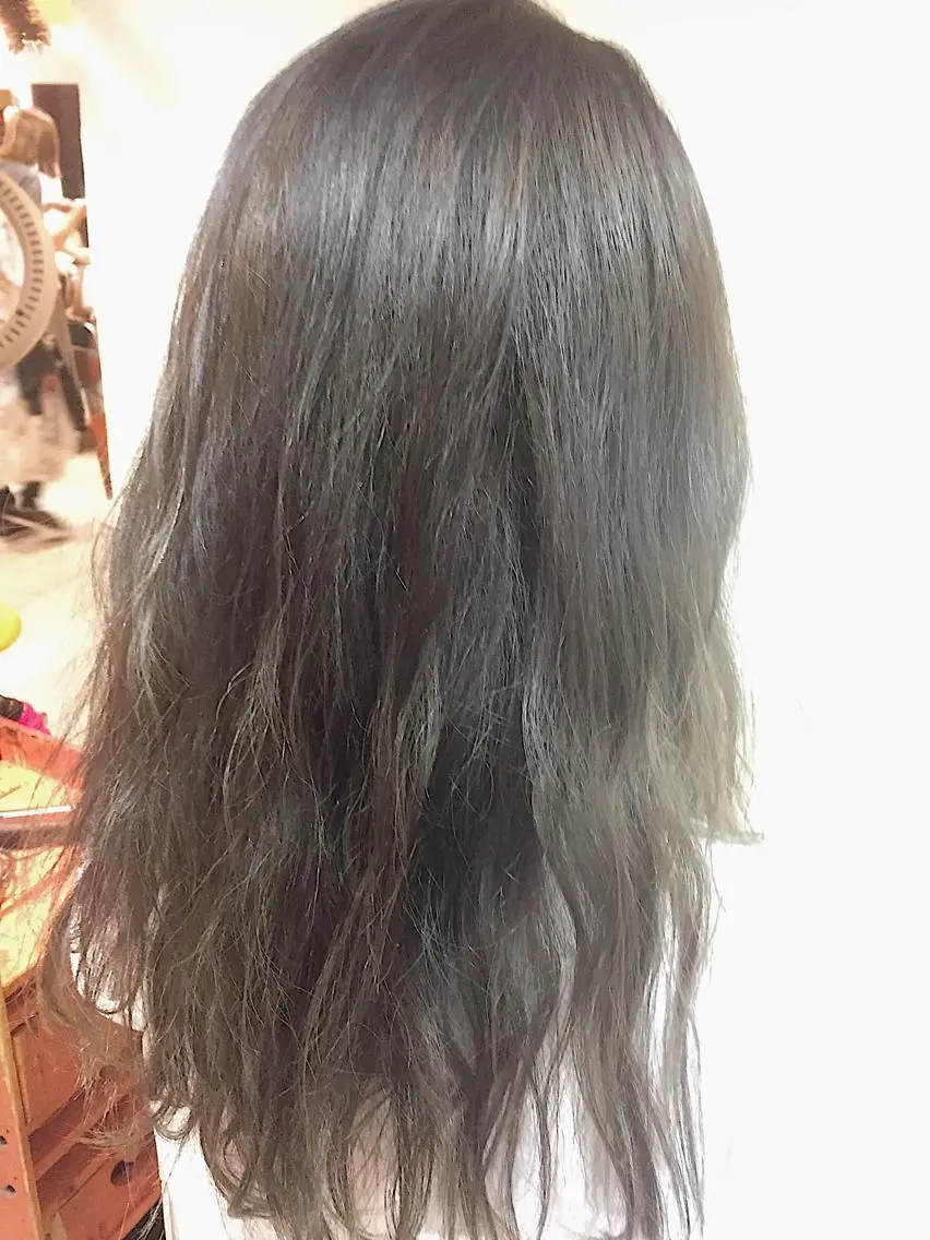 ロング カラー パーマ アッシュ フォギーグレージュ グレージュ 可愛いを作る神 ナオヒロのヘアスタイル