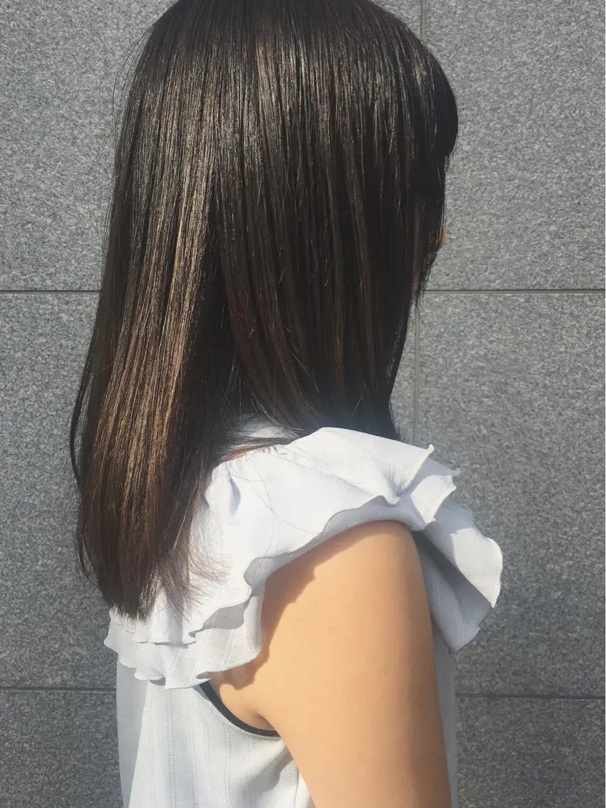セミロング カラー カット 縮毛矯正 酒井 麻里のヘアスタイル