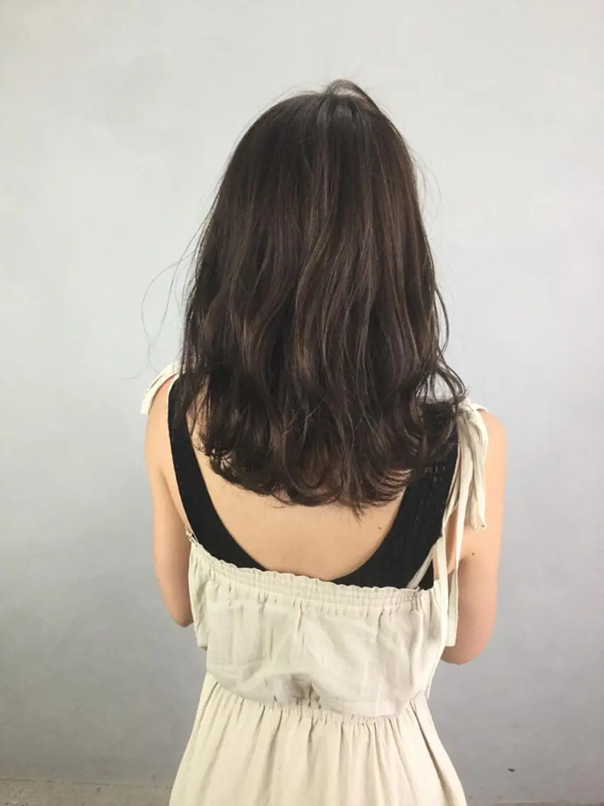 ミディアム カラー アッシュ ベージュカラー ハイライトカラー ハイライト マンツーマン半個室 tamuraのヘアスタイル