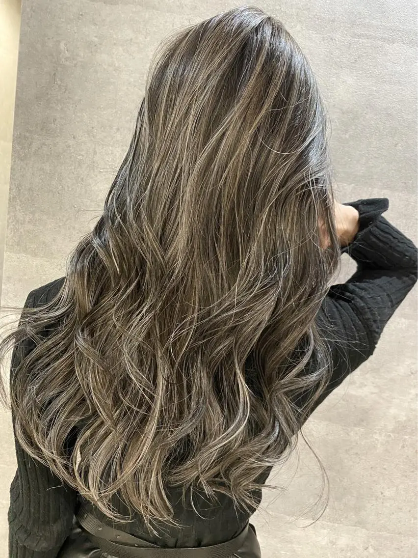 ロング カラー ブリーチ ハイライトカラー ハイライト ロング 寺嶋 貴大のヘアスタイル