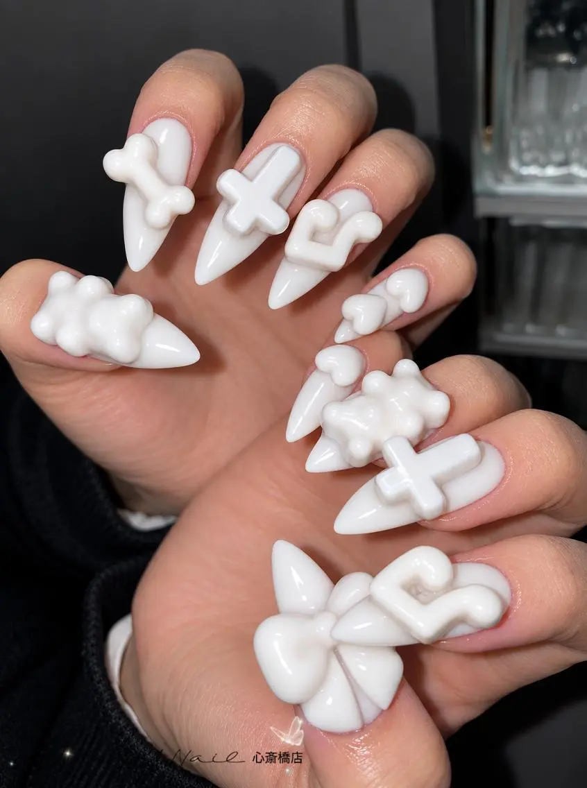 ネイル ハンドネイル H-nail ロング/3D/Y2Kのネイルデザイン