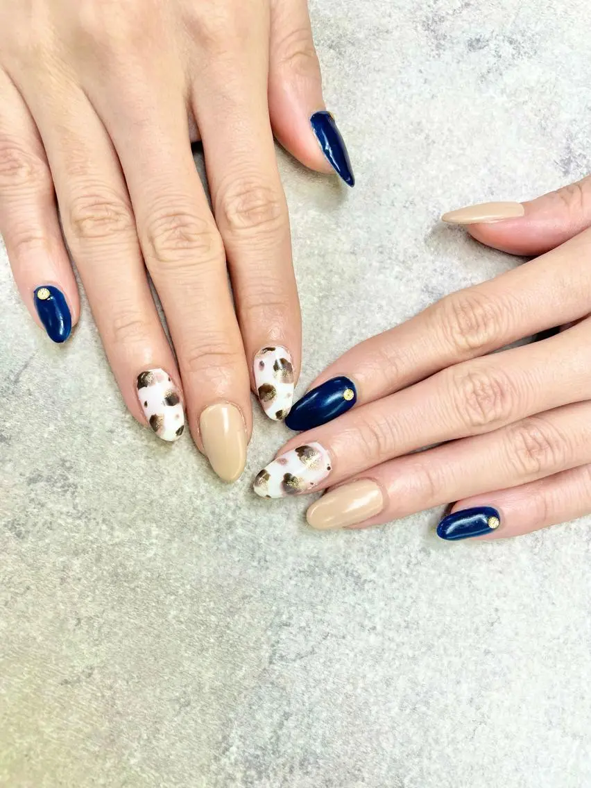 ネイル べっ甲ネイル ネイビー ハンドネイル FASTNAIL PLUS 新宿店のネイルデザイン