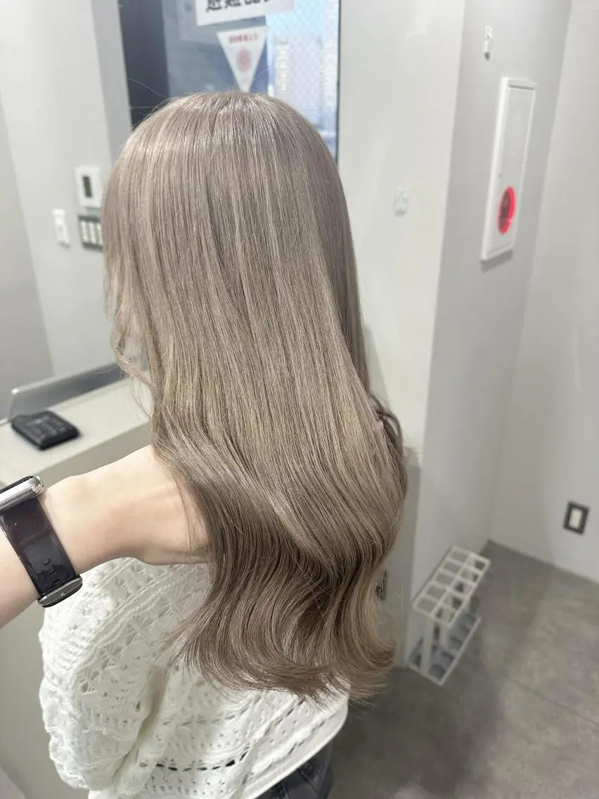 セミロング カラー ✨【公式】 juhl.横浜✨のヘアスタイル
