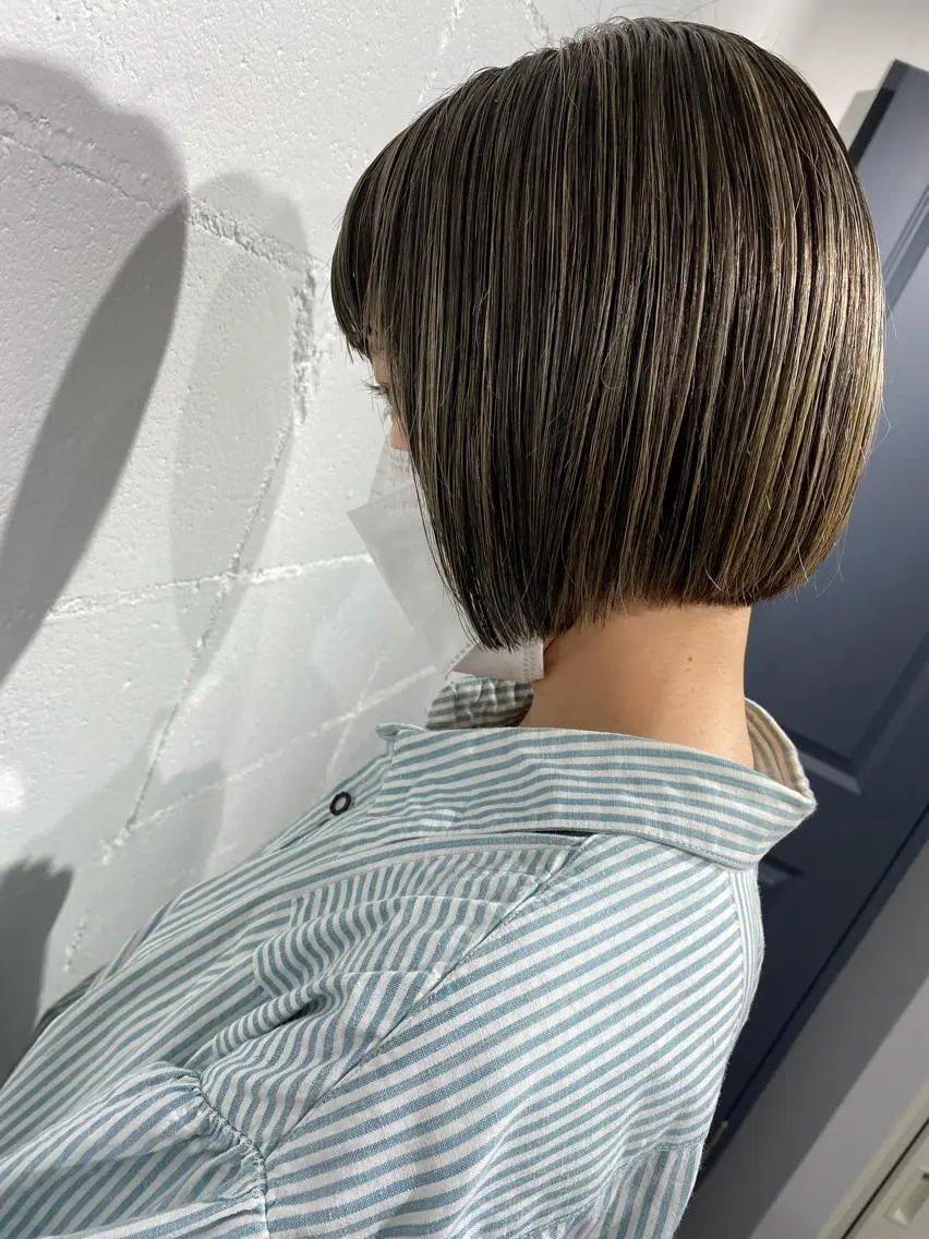 ショート カラー ショート・ウルフ✂︎ 安住有咲子のヘアスタイル
