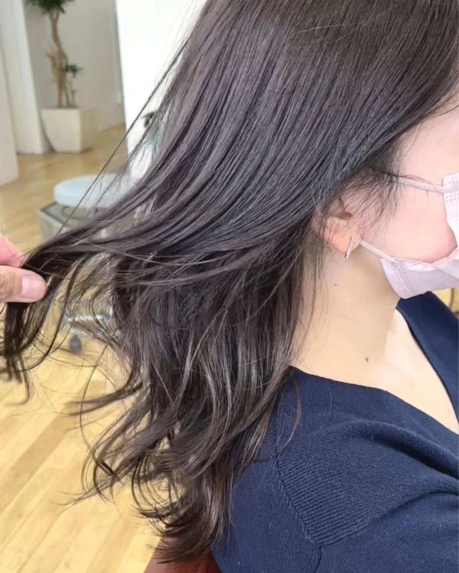 ミディアム カラー パーマ ブリーチ デザインカラー イヤリングカラー インナーカラー ブリーチなしカラー カット ヘアカラー トリートメント 悩める癖毛の救世主✨ あべタクヤ🫧のヘアスタイル