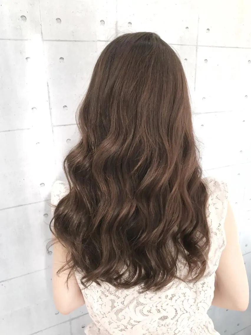 ロング カラー ベージュカラー イルミナカラー カット ヘアカラー 高木 麻知子のヘアスタイル