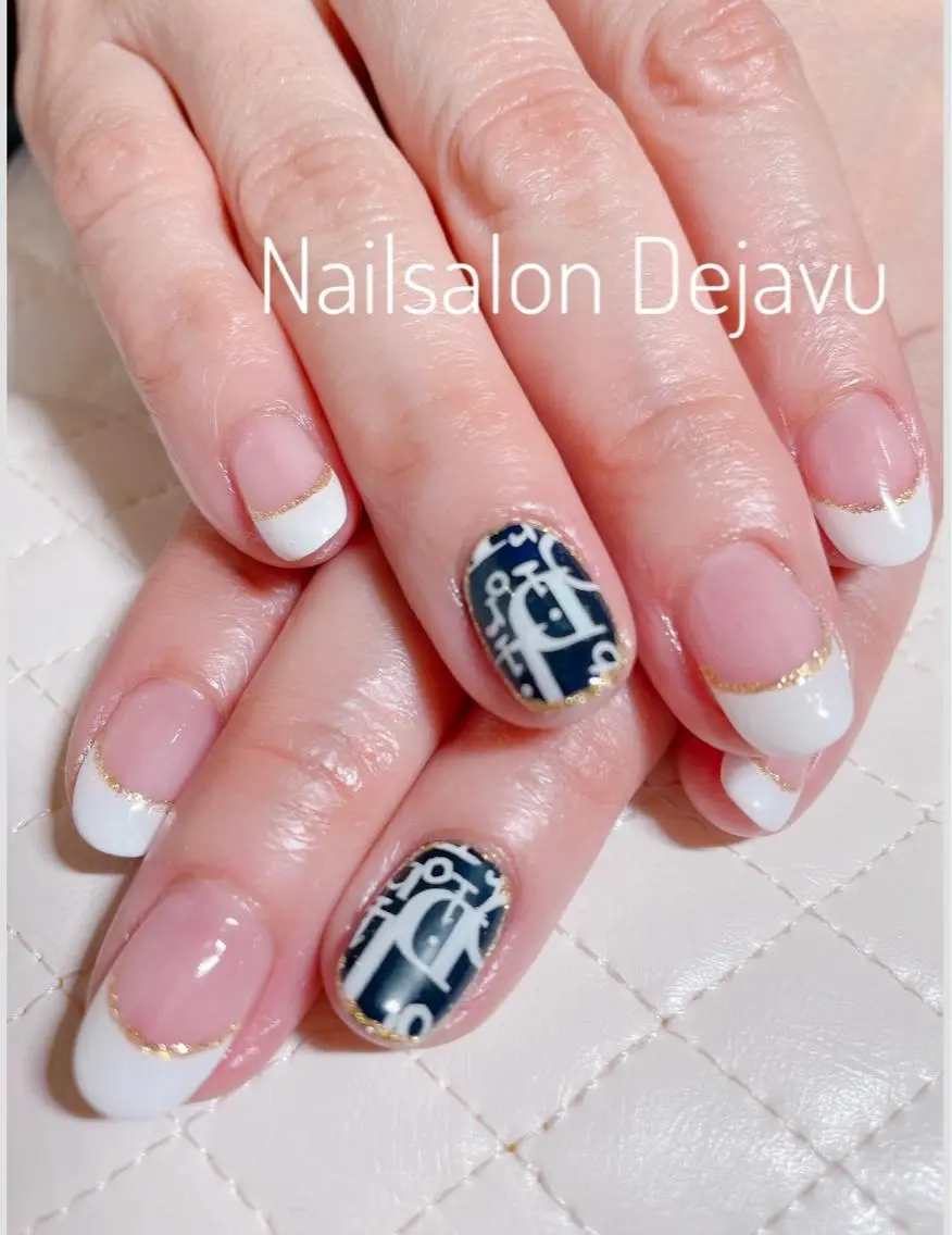 ネイル アートネイル フレンチネイル ラメ(グリッター) 持ち込み Nail salon Dejavu 🌿のネイルデザイン