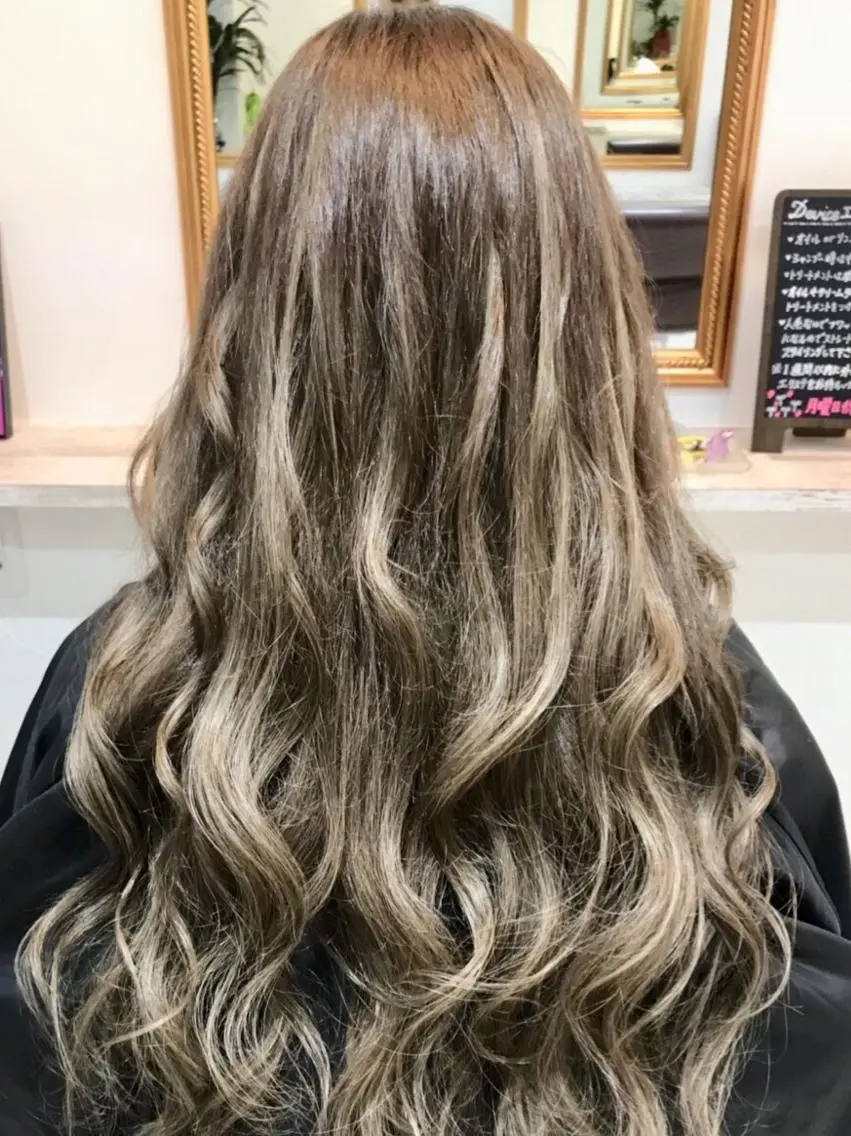 ロング カラー ヘアアレンジ Device ディバイスのヘアスタイル