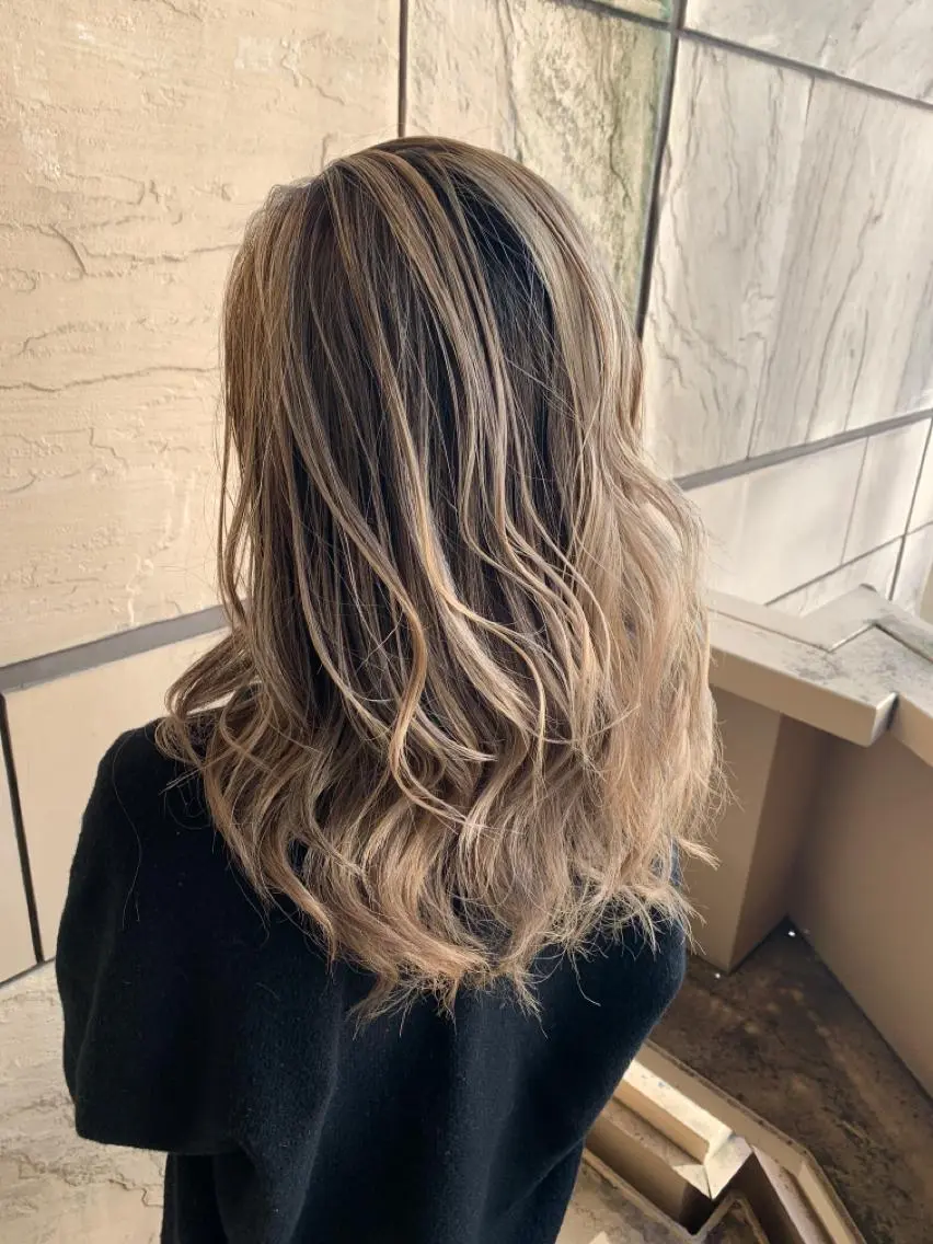 ロング カラー バレイヤージュ レイヤーカット ヘアカラー トリートメント レイヤー/ウルフ ハイトーンhiroのヘアスタイル