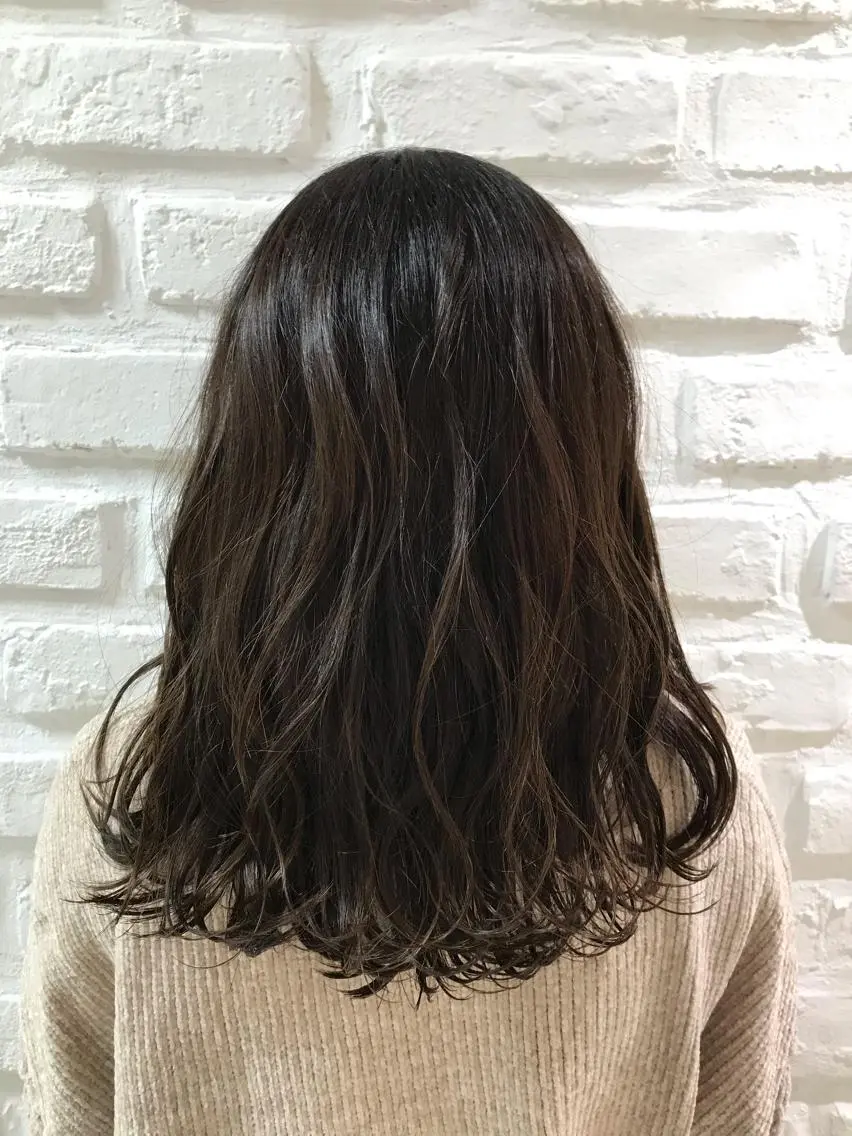 ロング カラー ベージュカラー 透明感カラー イルミナカラー オリーブベージュ 【暖色カラー特化】 中山由梨のヘアスタイル