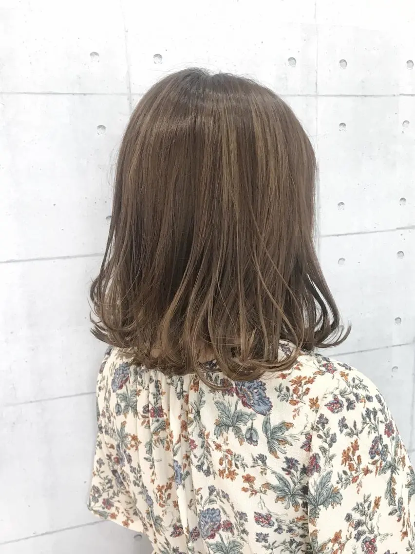 ミディアム カラー ベージュカラー イルミナカラー ヘアカラー トリートメント 高木 麻知子のヘアスタイル