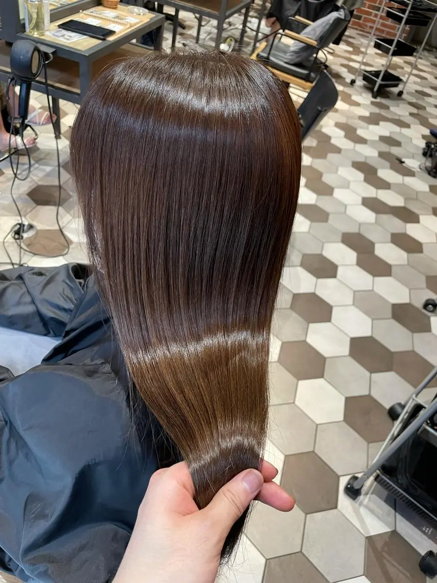 ミディアム 髪質改善、縮毛矯正 酸性縮毛矯正のヘアスタイル