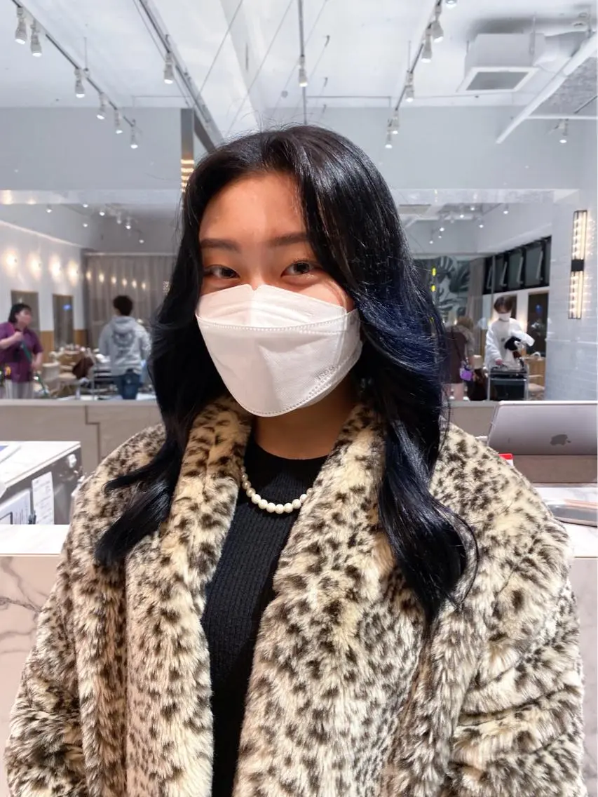 ミディアム カラー 黒髪 ブルーカラー ブルーブラック ♡ KANON ♡のヘアスタイル