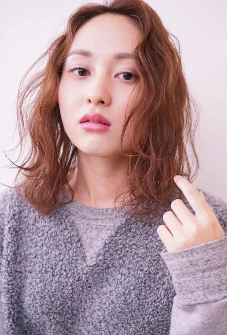 セミロング カラー パーマ ヘアアレンジ カット ヘアカラー パーマ 可愛いを作る神 ナオヒロのヘアスタイル