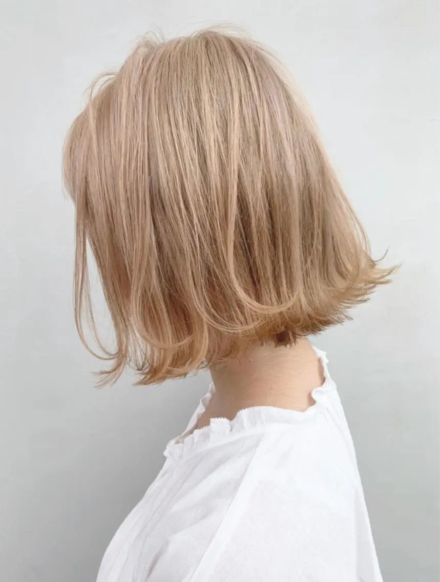 ショート カラー ベージュカラー ミルクティーベージュ ケアブリーチ 黒瀬有汰のヘアスタイル