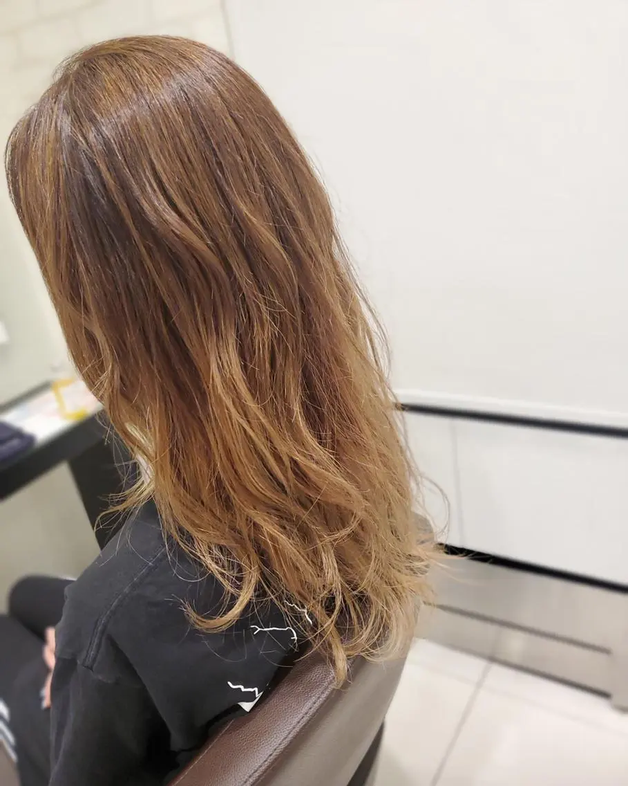 ロング カラー EARTH 池田 雄太のヘアスタイル